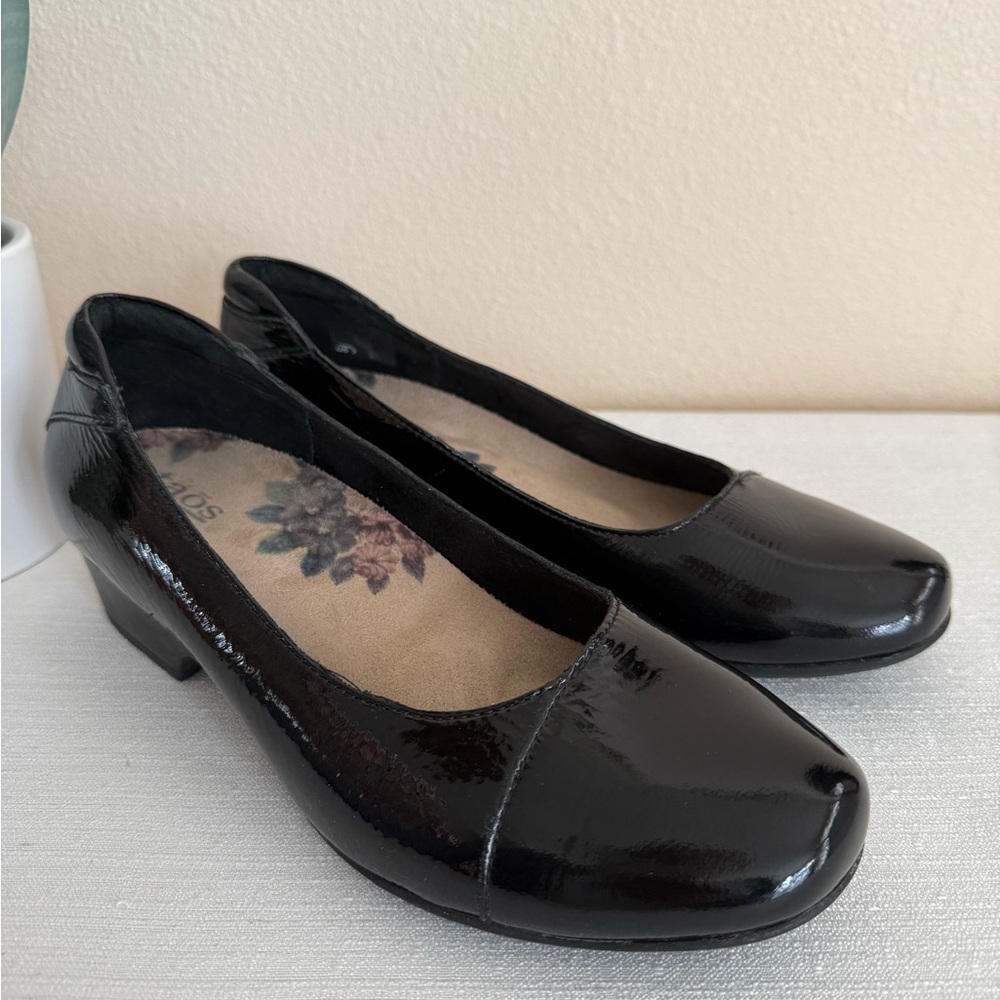 Taos Footwear Black Patent Low Heel Flats